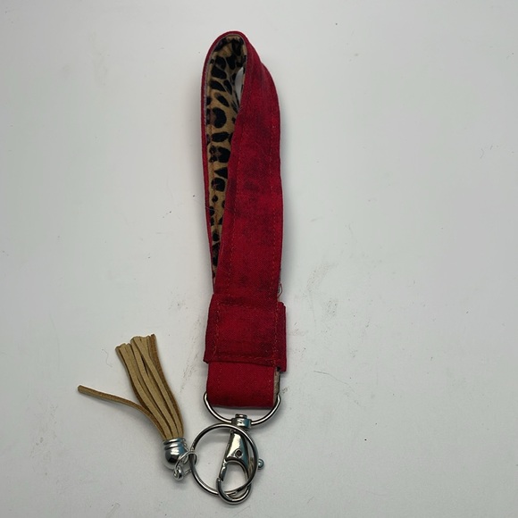 Red Mottled Wristlet Keychain Leopard Interior - Picture 1 of 3